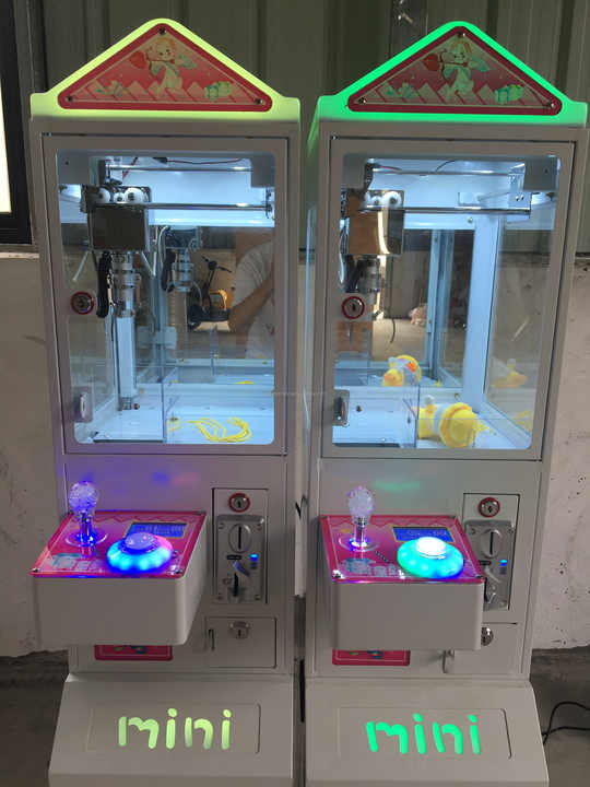 Mini Coin-Operated Mega Small  - Arcade Toy Claw Vending Machine recension och pris