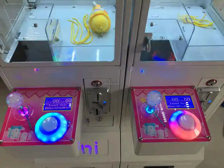 Mini Coin-Operated Mega Small  - Arcade Toy Claw Vending Machine recension och pris